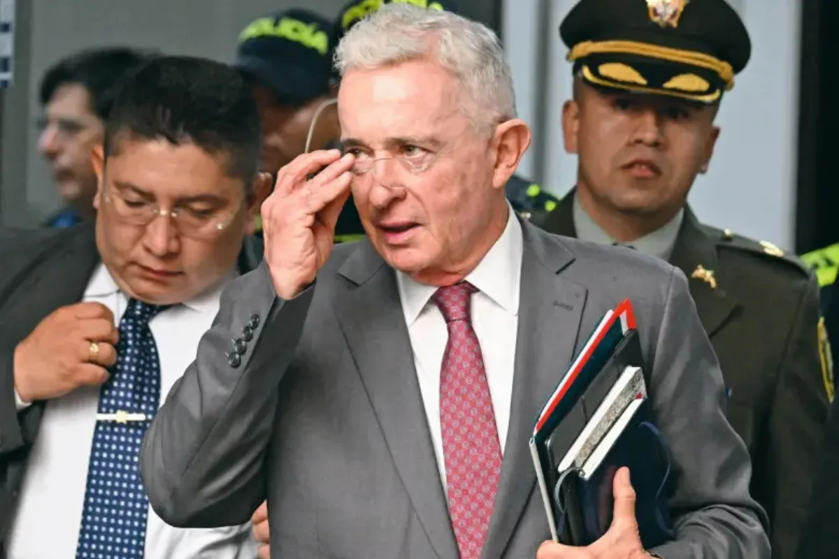 Álvaro Uribe Vélez busca regresar al Congreso en lista cerrada del Centro Democrático para 2026 - Foto: Redes sociales