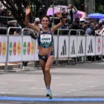 Sin embargo, las lesiones, ese fantasma que siempre está presente en el alto rendimiento, nunca la había afectado en su carrera deportiva, pero a comienzos de la temporada 2025 una molestia muscular la hizo cancelar su participación en la Maratón de Boston - Foto: Equipo Porvenir
