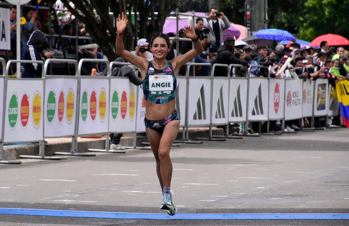 Sin embargo, las lesiones, ese fantasma que siempre está presente en el alto rendimiento, nunca la había afectado en su carrera deportiva, pero a comienzos de la temporada 2025 una molestia muscular la hizo cancelar su participación en la Maratón de Boston - Foto: Equipo Porvenir