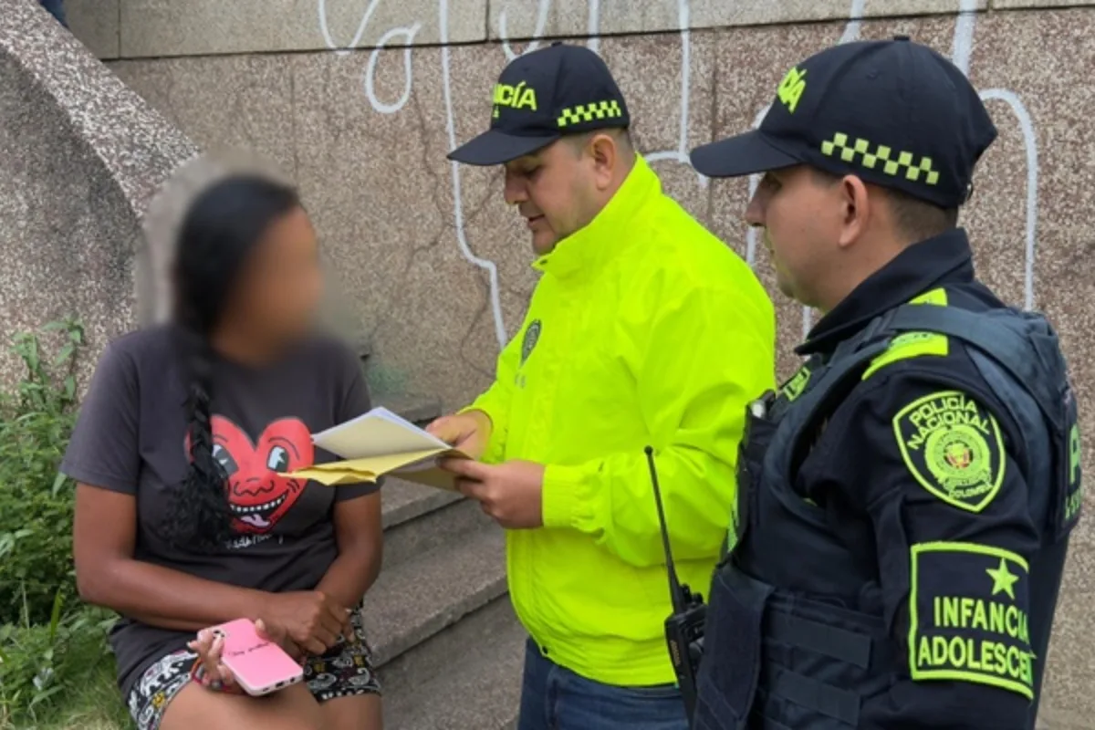 Autoridades en Medellín desmantelan red que utilizaba a niños indígenas en esquema de mendicidad y fraude en zonas turísticas - Foto: @PoliciaMedellin