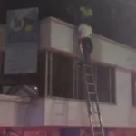 Dos presuntos ladrones cayeron de un techo en intento de hurto en el norte de Bogotá - Foto: Captura de video