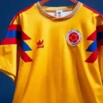 Selección Colombia prepara sus últimos juegos de Eliminatorias y Adidas relanza la icónica camiseta del Mundial de Italia 1990 - Foto: @Footy_Headlines