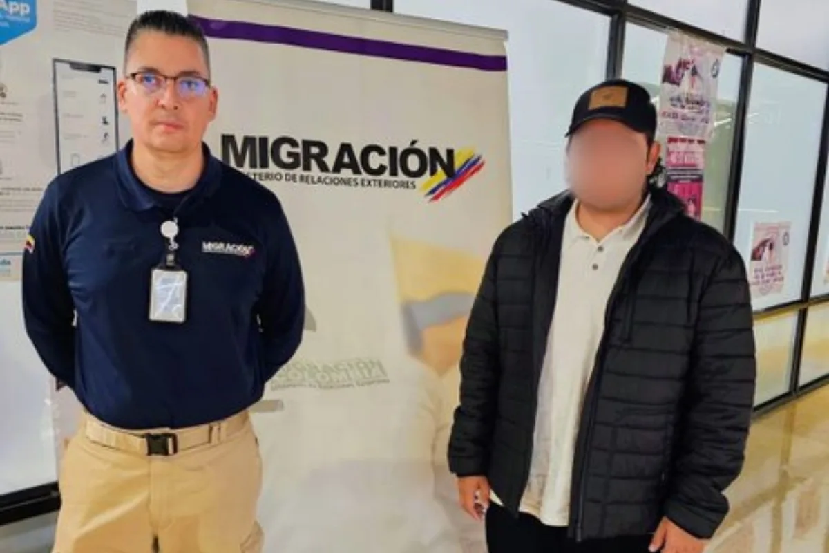 Capturan en aeropuerto de Rionegro a empresario investigado por contrabando y lavado de activos - Foto: @MigracionCol