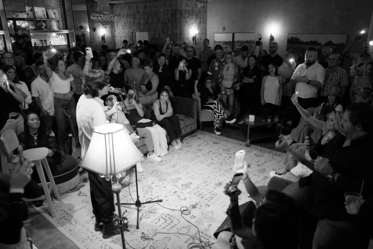 Con 'Pésima Idea' Pio Perilla comienza una nueva etapa sonora y anuncia el lanzamiento de un disco con el mismo lenguaje de siempre, fiel a lo que ha cantado - Foto: Pio Perilla