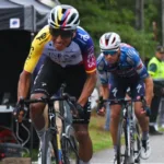 Egan Bernal vuelve a lo más alto: triunfo histórico en la etapa 16 de la Vuelta a España tras recorte por protestas - Foto: @INEOSGrenadiers