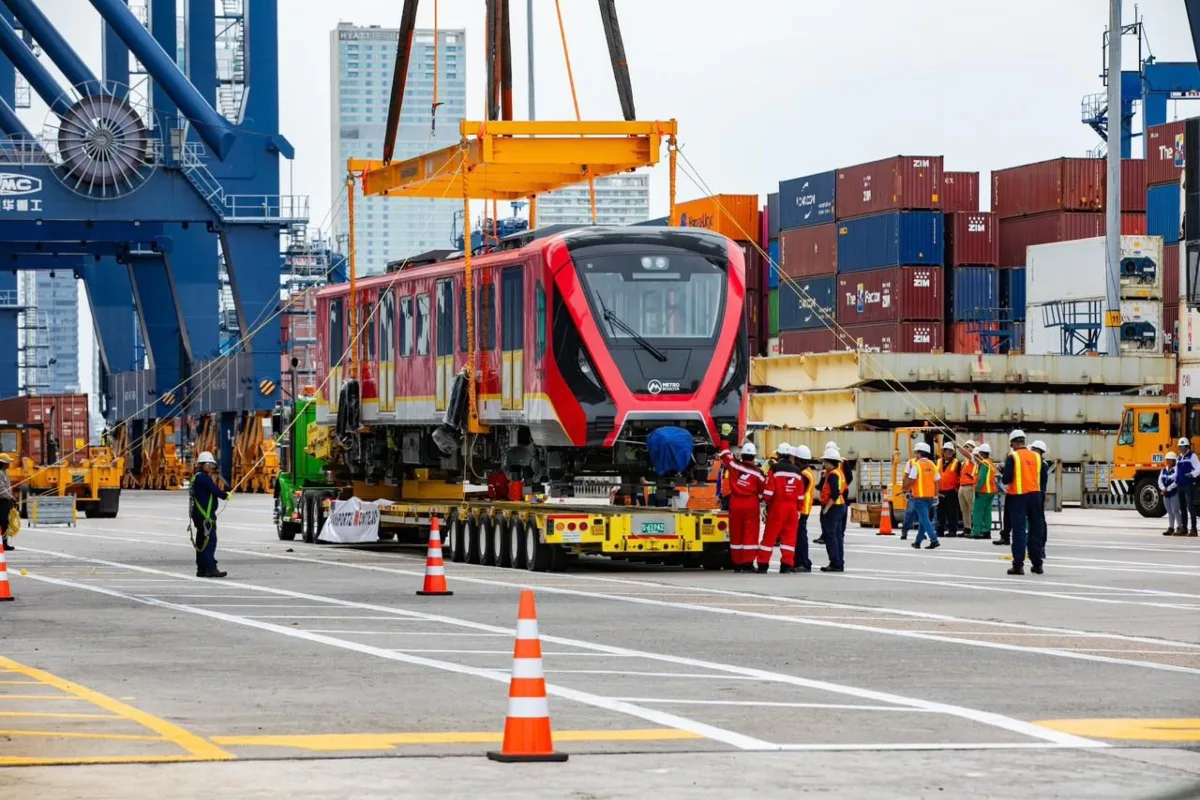 Primeros vagones del Metro de Bogotá inician traslado hacia la capital - Foto: Cortesía
