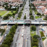 Las obras en el puente continuarán con la construcción de las rampas de acceso. Se proyecta que esta obra se entregue a la ciudadanía en el segundo semestre del 2026, para conectar por completo la avenida La Sirena de occidente a oriente - Foto: IDU