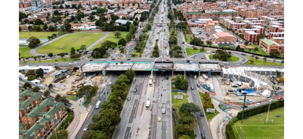 Las obras en el puente continuarán con la construcción de las rampas de acceso. Se proyecta que esta obra se entregue a la ciudadanía en el segundo semestre del 2026, para conectar por completo la avenida La Sirena de occidente a oriente - Foto: IDU