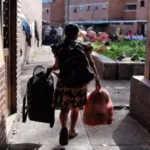 El Distrito recopilará la información y realizará las validaciones necesarias para determinar quiénes son las personas que hacen parte de los procesos de retorno, reubicación e integración local que recibirán los apoyos distritales por una única vez excluyendo a aquellas personas que no manifiesten su deseo de hacer parte de estos procesos y que se encuentren en los lugares especiales de alojamiento. - Foto: Secretaría de Integración