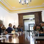 Gobierno advierte déficit de vehículos blindados para precandidatos presidenciales y plantea cooperación internacional - Foto: Ministerio del Interior