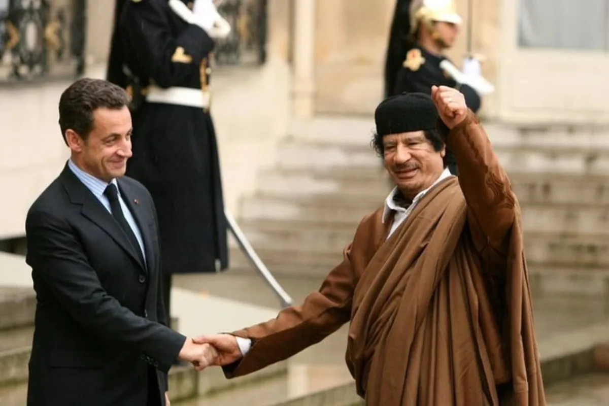 Francia condena a Nicolas Sarkozy a cinco años de prisión por financiación ilegal de campaña - Foto: Redes sociales