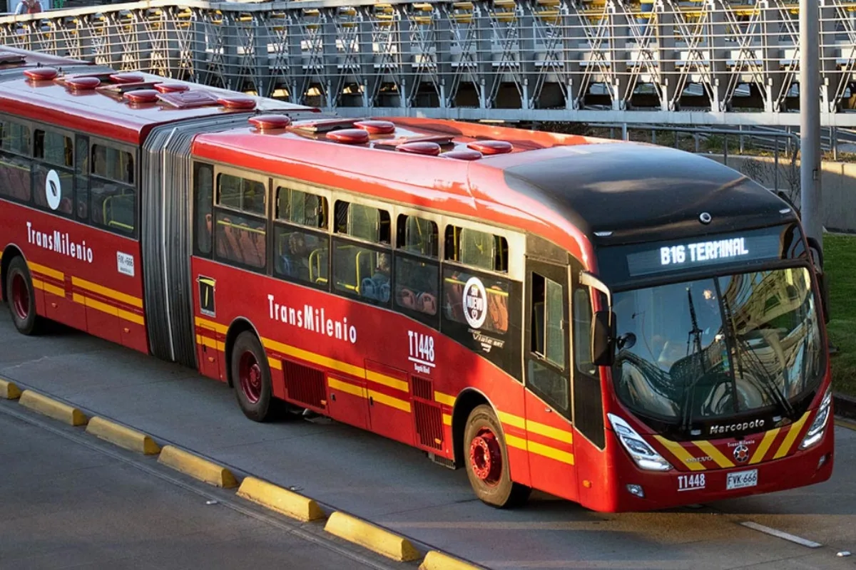 Robo con armas blancas en estación de TransMilenio deja siete capturados en Bogotá - Foto: Redes sociales