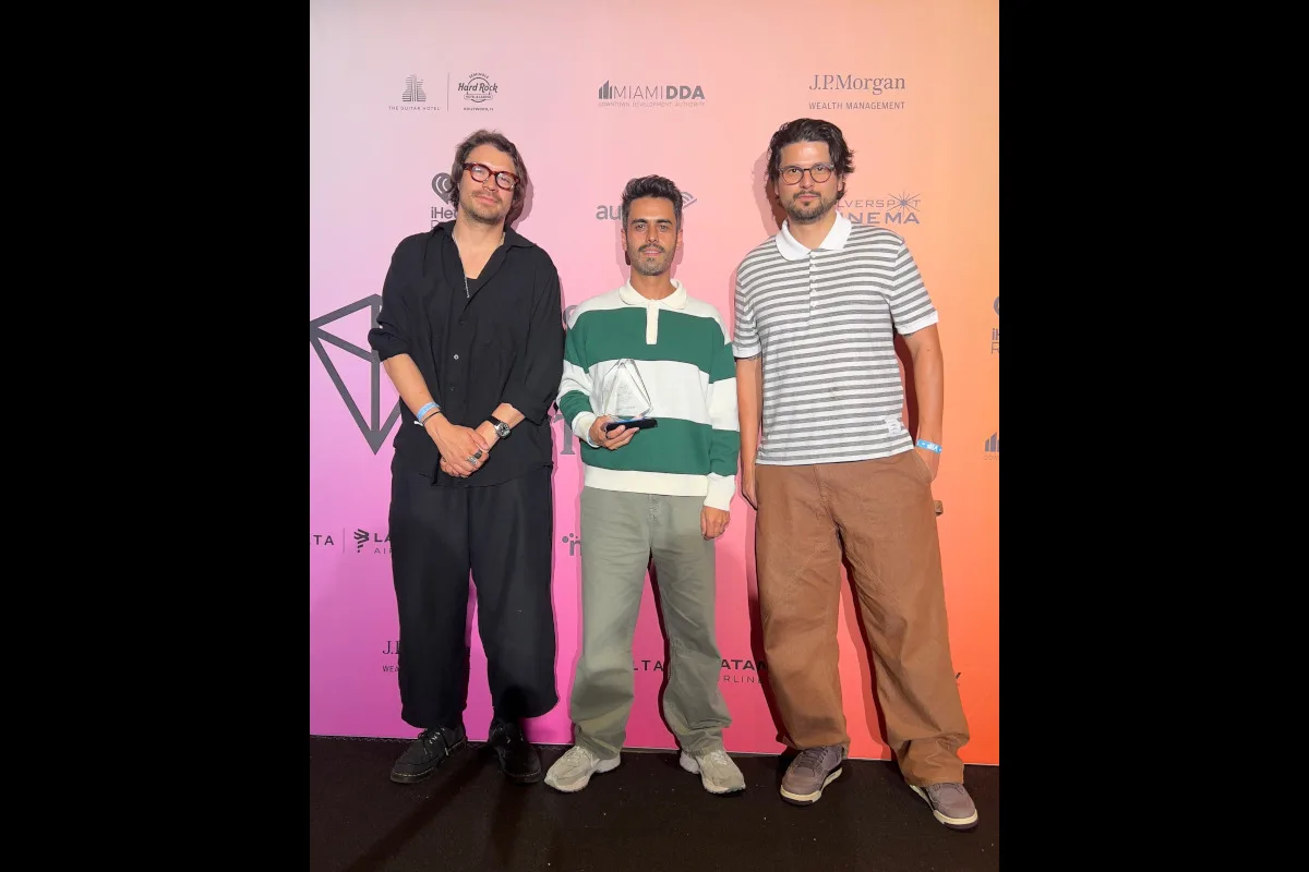 “Siempre he defendido el cine de actores. Este premio y las nominaciones a los protagónicos en los Macondo me llenan de orgullo: es un reconocimiento al trabajo profundo en la construcción de los personajes”, afirmó Julio César - Foto: Uno entre el oro y la muerte