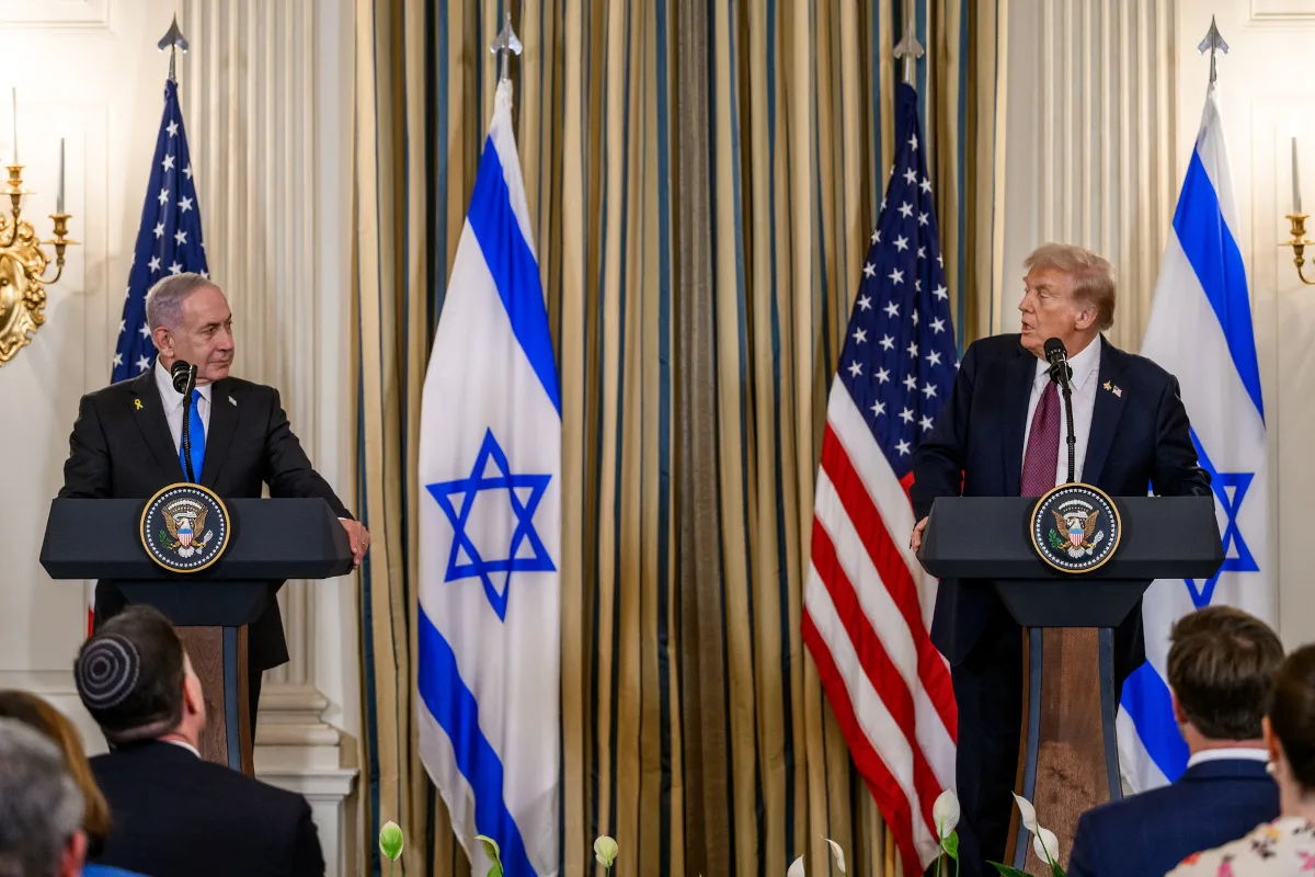 Si Hamás no acepta dentro del plazo, el plan prevé que Israel tenga “libertad operativa” para continuar acciones militares, con respaldo de Estados Unidos en algunos casos, según declaraciones conjuntas. Esto implicaría riesgo de una escalada de violencia si el ultimátum se considera incumplido - Foto: The White House
