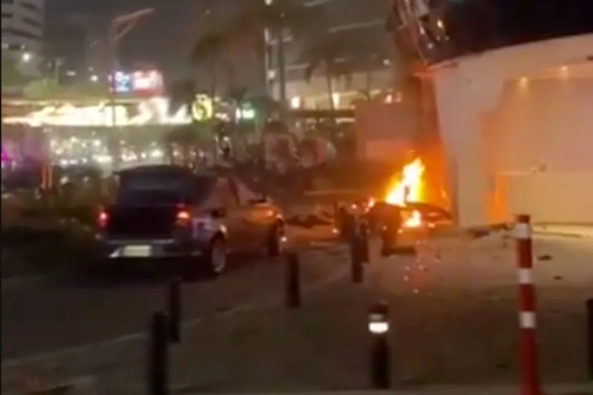 Explosión en zona comercial de Guayaquil deja un muerto y varios heridos - Foto: Captura de video