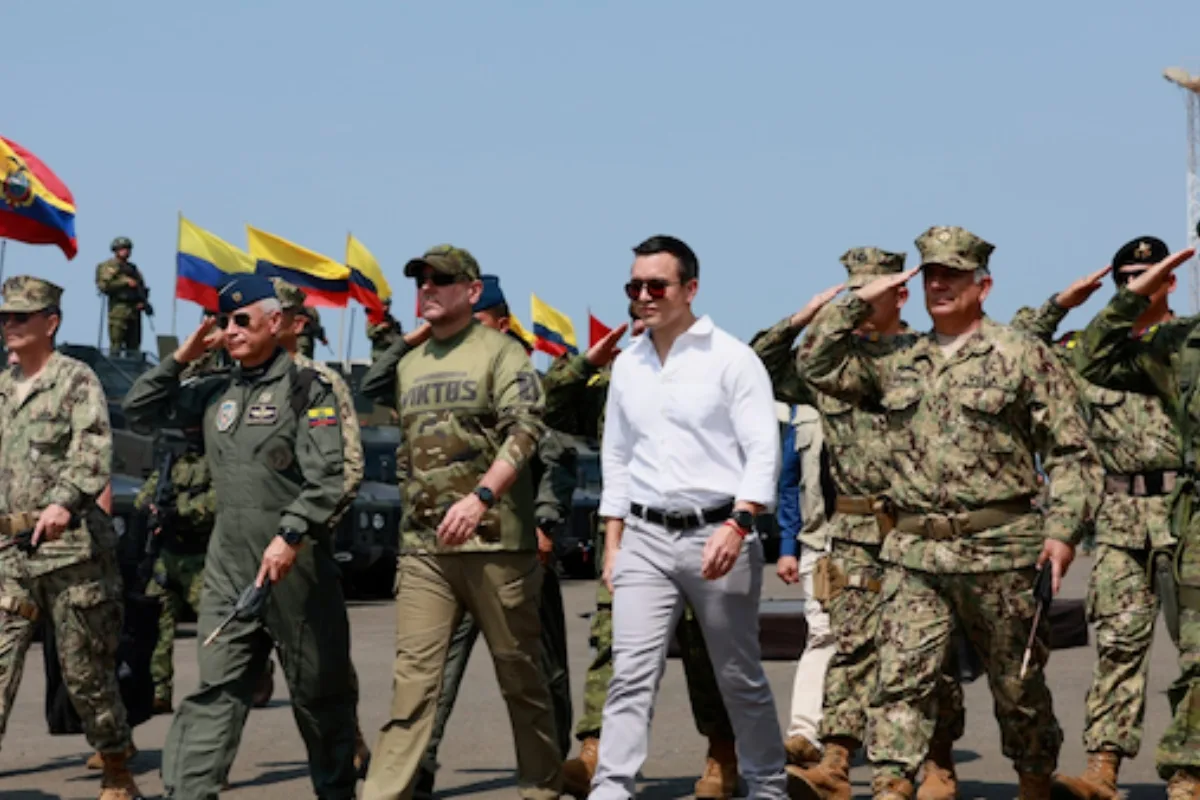 Daniel Noboa descarta las Islas Galápagos para posible base militar de EE. UU. y plantea a Manta o Salinas como alternativas - Foto: Redes sociales