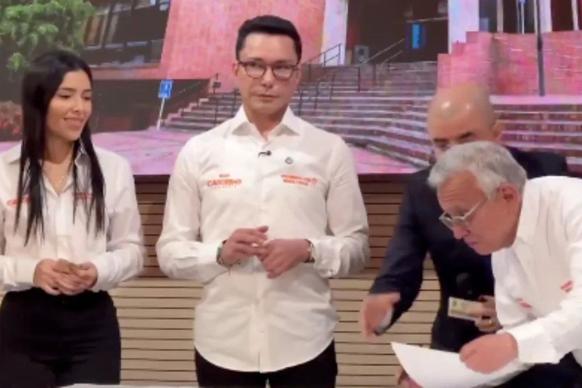 Carlos Caicedo inscribe su candidatura presidencial para 2026 y propone una constituyente - Foto: Captura de video
