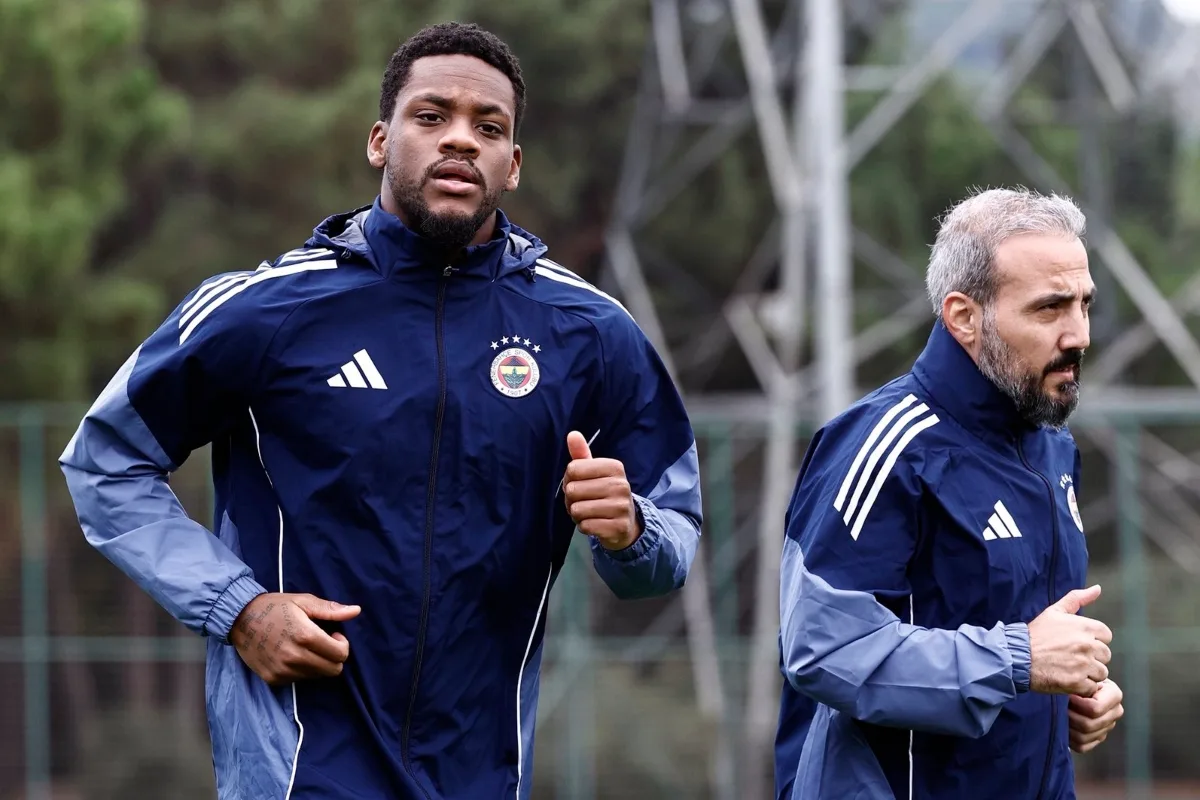 Jhon Jader Durán reaparece en los entrenamientos del Fenerbahce tras 40 días de lesión - Foto: @Fenerbahce