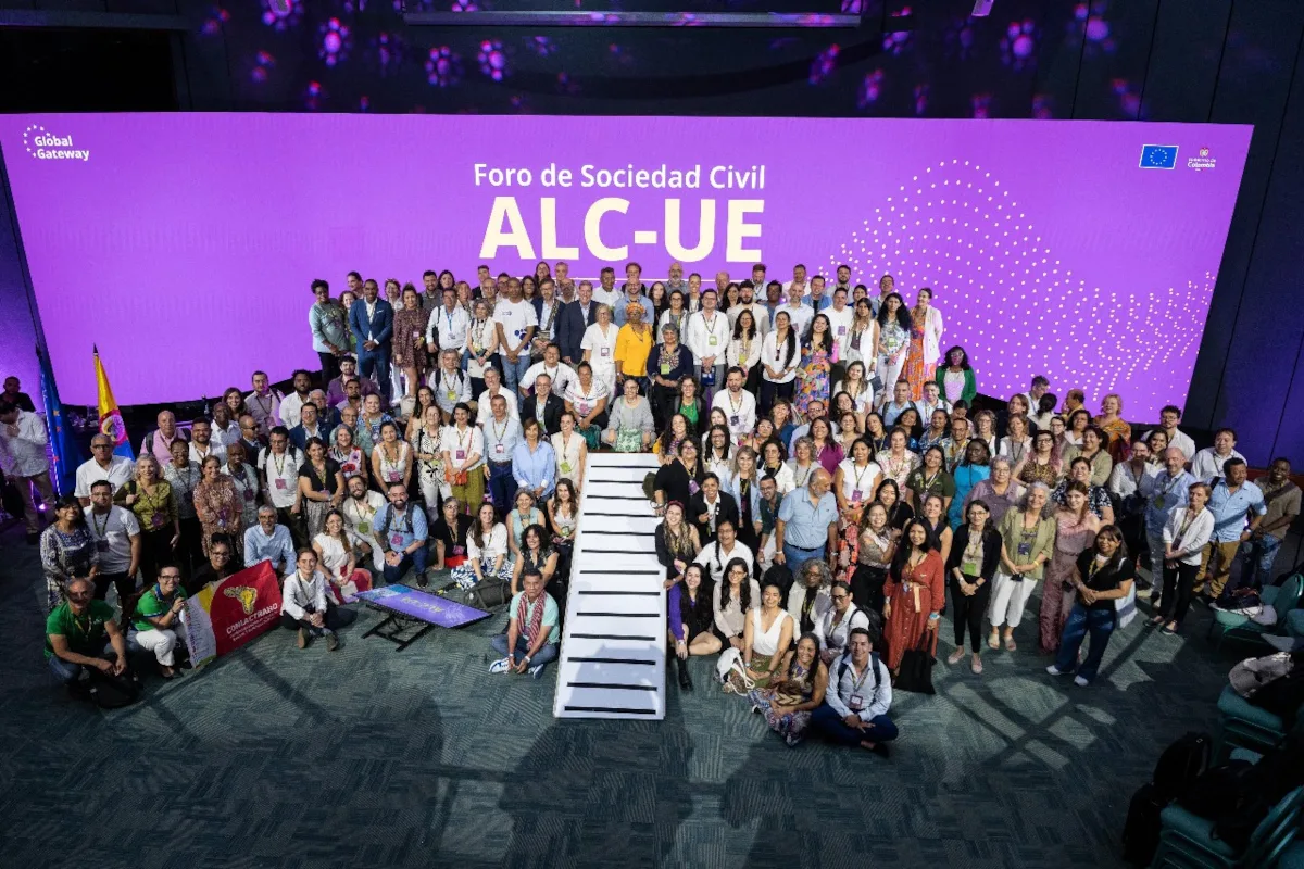 El Foro de Sociedad Civil ALC–UE seleccionó a Inma Alonso, de la Coordinadora de Organizaciones para el Desarrollo (España) y a Andrés Rodríguez de Youth Sounding Board Colombia, como los representantes encargados de presentar los puntos principales de la Declaración durante la ceremonia de jefes de Estado y de Gobierno que se realizará el próximo 9 de noviembre en Santa Marta - Foto: Cancillería