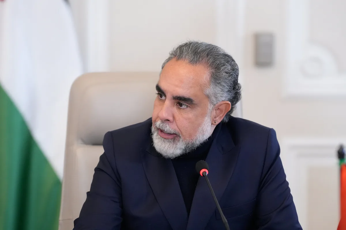 Luego de días de tensión, Benedetti publicó un mensaje en sus redes sociales admitiendo que se dejó llevar por la ira, pidiéndole disculpas públicas a Cristina Lombana. Sin embargo, advirtió que sus excusas no significan que dejará de denunciar lo que califica como extralimitaciones de poder contra él y su familia - Foto: Presidencia