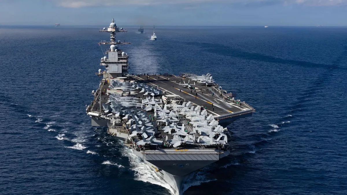 El anuncio se da en un contexto de fuerte despliegue militar por parte de Estados Unidos en la región: entre las piezas más visibles está la llegada planificada del portaaviones USS Gerald R. Ford al Caribe, lo que refuerza la capacidad de proyección naval norteamericana - Foto: U.S. Navy
