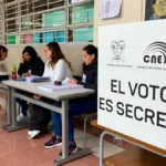 Noboa reconoció el resultado a través de su cuenta en X (antes Twitter), diciendo que “cumplimos con lo prometido: preguntarles directamente” a los ecuatorianos. Aseguró que respetará la voluntad popular y afirmó que su compromiso con el país “se fortalece” - Foto: Voz de América