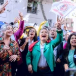 Jeannette Jara emergió como la candidata más votada en la primera vuelta, alcanzando aproximadamente un 26,8 % de los votos válidos, según el reporte del Servicio Electoral (Servel) - Foto:X/@jeannette_jara