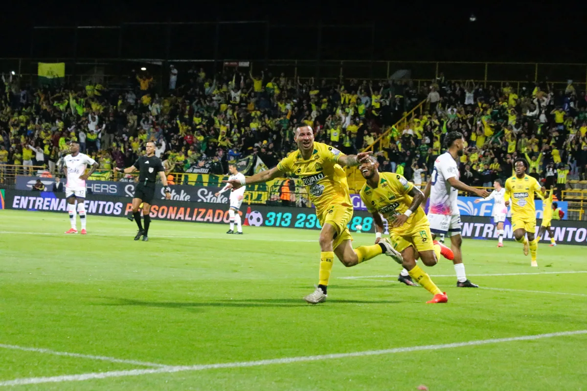 Luciano Pons, fue protagonista en el partido entre Bucaramanga y Fortaleza; lideró el ataque del equipo leopardo y abrió el marcador - Foto: Ronald Cano