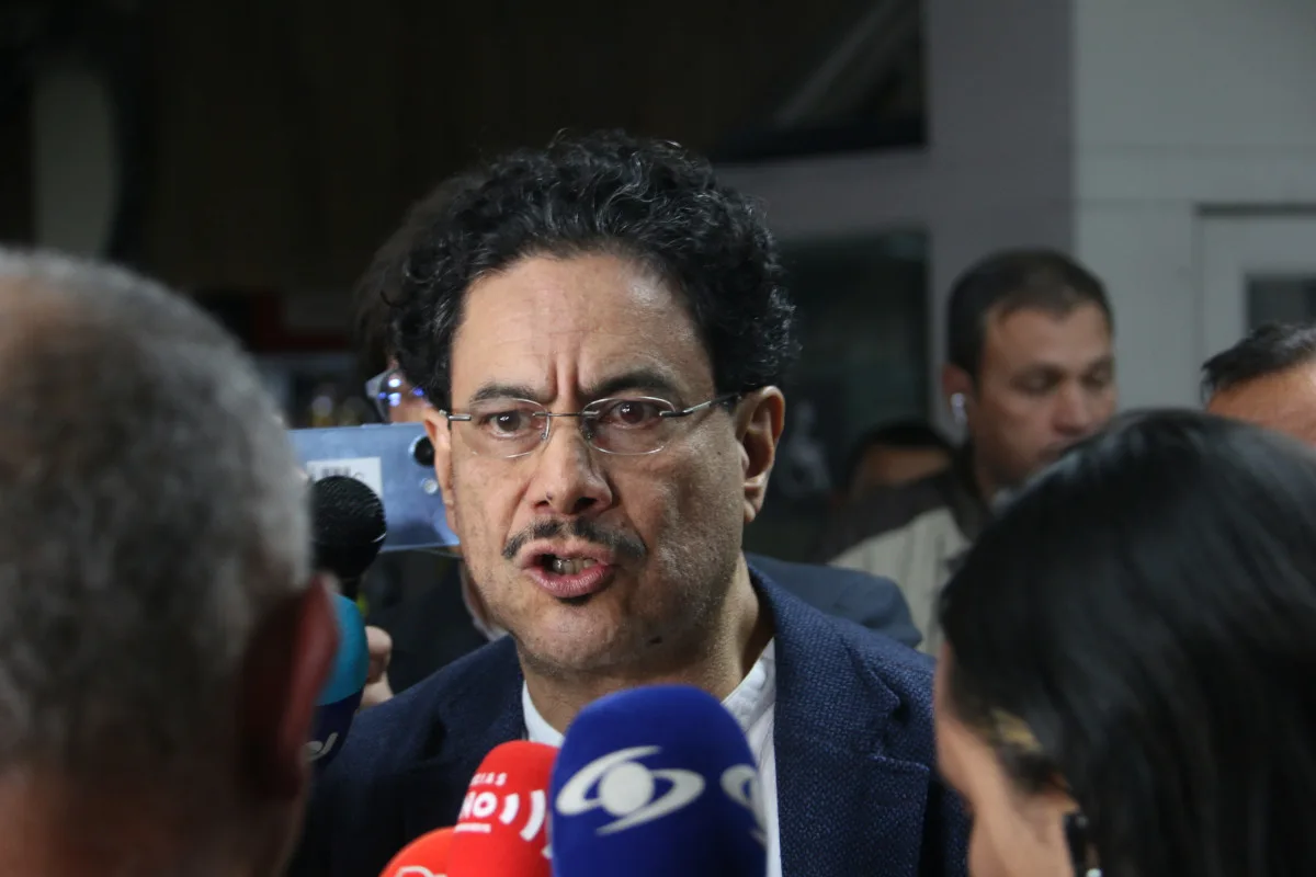 Los resultados más recientes del CNC indican una mayor polarización entre Cepeda y De la Espriella, dos figuras de extremos opuestos del espectro ideológico. Analistas interpretan que esta tendencia podría consolidar un duelo muy intenso en una eventual segunda vuelta - Foto: Mauricio Vanegas