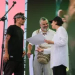 "Para nosotros es un honor ser Embajadores por la Tierra y es también la continuación de nuestra misión de ser unos activistas por el planeta, por los campesinos, por los pueblos indígenas, por la paz en los territorios, y para eso vamos a trabajar de aquí en adelante" Explica Mario Muñoz, vocalista de Doctor Krápula - Foto: Ministerio de Agricultura