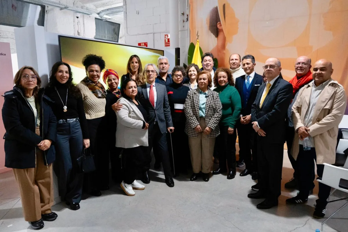 La herramienta, que ya opera en consulados de Estados Unidos y España, emplea tecnología de reconocimiento facial para verificar la identidad de los usuarios y asegurar que cada cita sea asignada de manera personal y sin intermediarios - Foto: Cancillería