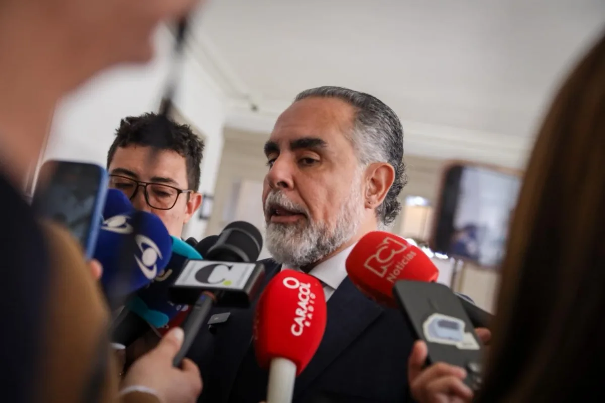 Benedetti acusa a senadores de bloquear la reforma a la salud y anuncia denuncias ante Procuraduría y Corte Suprema - Foto: Cortesía