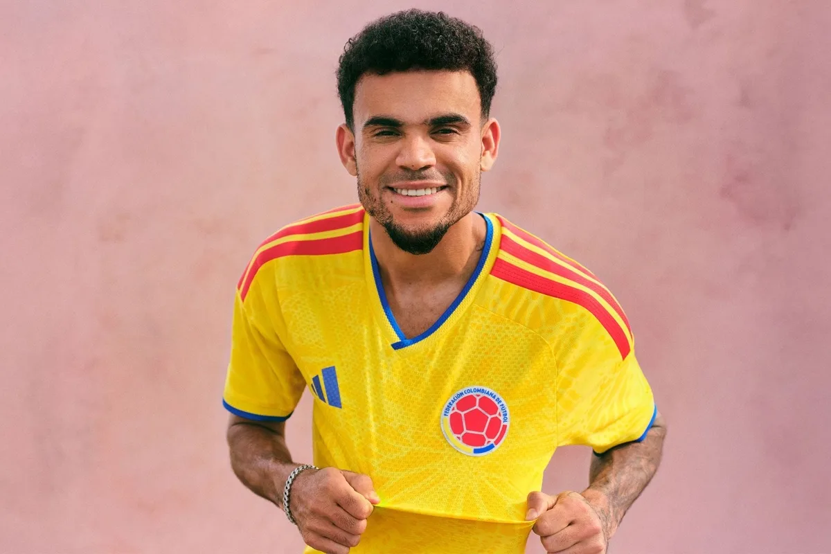Selección Colombia presenta su nueva camiseta para el Mundial 2026: un homenaje al realismo mágico y a las mariposas amarillas - Foto: Redes sociales