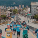 Se recomienda programar los desplazamientos con anticipación en los sectores donde se realizaron los cierres viales para el desarrollo de la carrera - Foto: CorreMiTierra