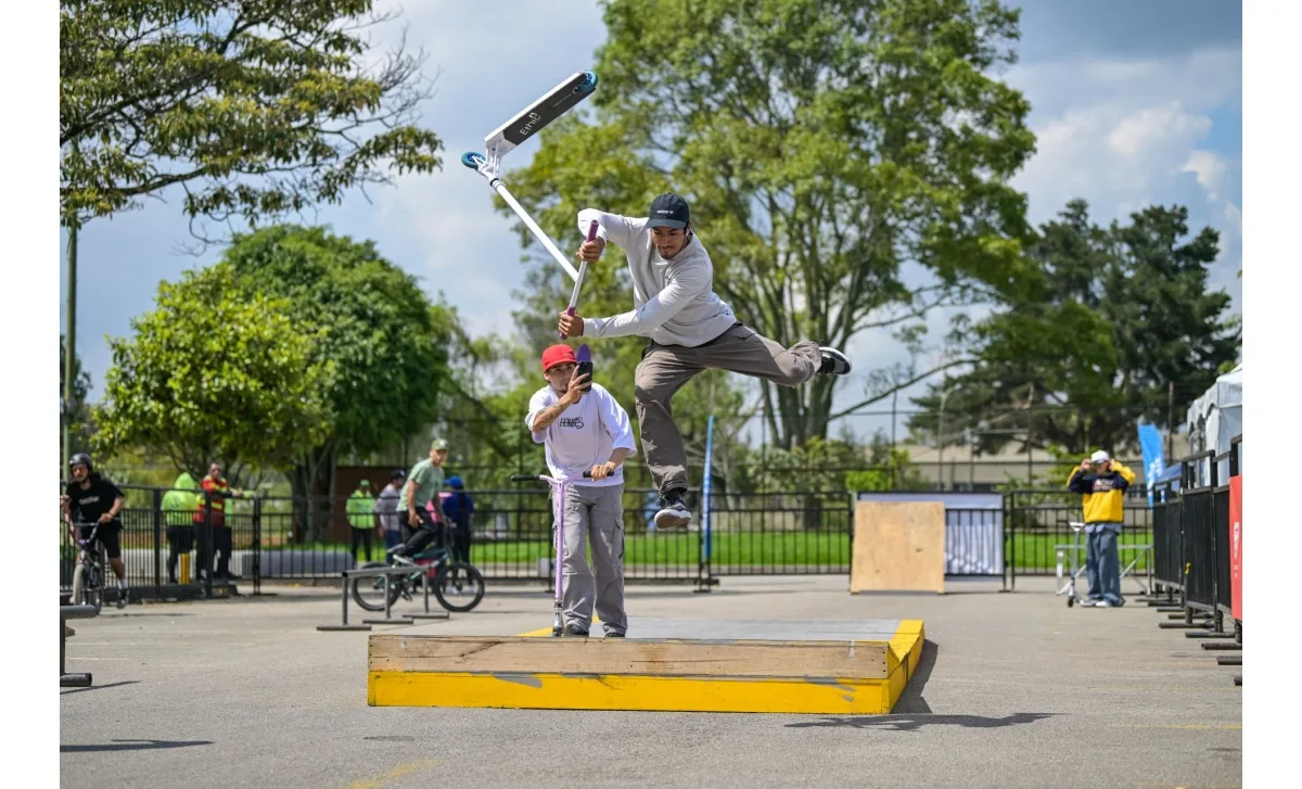 Más de 450 deportistas mostrarán su talento durante el fin de semana, en jornadas que incluirán competencias y demostraciones de esports, Flag Football, Drone Racing, Jugger, Freestyle Football, Slackline, Roller Derby, Pickleball, Capoeira, Teqball, Panna Street, Futbolín, Pole Sports y muchas más - Foto: IDRD