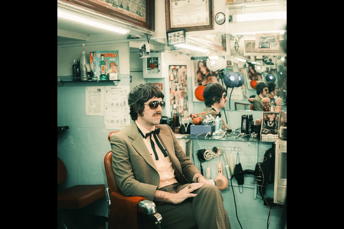 Este año Juan Pablo Vega ha presentado Alas Rotas, canción original de la serie Delirio de Netflix, participó como featuring en el lanzamiento Qué Más Da y lanzó El Atravesado, una canción de salsa dura al estilo de Willie Colón que suena a lo que sonará esta noche especial en el Teatro Mayor Julio Mario Santo Domingo - Foto: Sound Trip