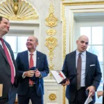 La foto llegó en un contexto en el que el gobierno de Trump ha endurecido su postura frente a Venezuela, impulsando sanciones adicionales, reforzando presencia de seguridad en el Caribe y multiplicando la retórica contra el régimen de Maduro - Foto: The White House