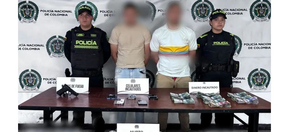 Los detenidos, elementos recuperados y vehículos fueron dejados a disposición de la Fiscalía General de la Nación - Foto: Policía Metropolitana de Bogotá