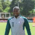 Hugo Rodallega renueva con Santa Fe y seguirá liderando al equipo en su regreso a la Copa Libertadores - Foto: @SantaFe