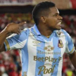 Deportes Tolima golpea temprano, resiste con 10 jugadores y derrota a Santa Fe en El Campín - Foto: @cdtolima