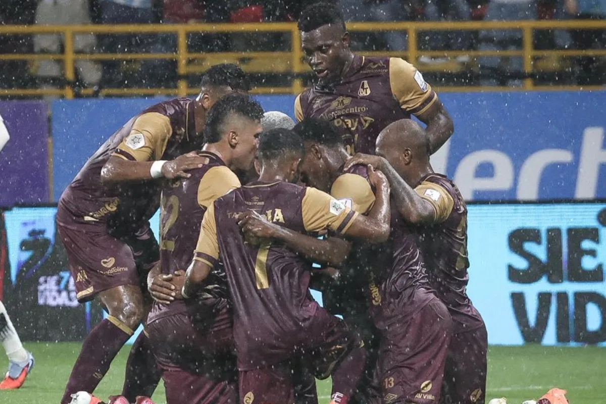 Tolima debuta con autoridad en los cuadrangulares: victoria 1-0 bajo un diluvio en Bogotá - Foto: @cdtolima