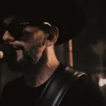 El 'Live Session Desde las Flores' incluye cuatro canciones y está siendo presentado 'track por track' en el Canal de Youtube oficial del artista - Foto: Bobby Zaga