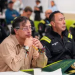 “A mí me enorgullece mostrarle a Colombia, vivimos hablando cuatro años de esto, pero aquí ya no es hablar, aquí ya es la realidad de las máquinas", dijo el presidente Gustavo Petro al finalizar el recorrido por la planta - Foto: Presidencia