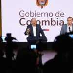 El ministro señaló que también se trabaja en una iniciativa para que los fondos de pensiones reviertan al país las inversiones que han hecho en el extranjero, que suman cerca de 250 billones de pesos - Foto: Presidencia