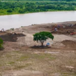 Con esta intervención, el canal ahora puede movilizar mayores volúmenes de agua durante las crecientes, lo que representa un aumento superior al 20 % frente a su capacidad anterior. Esto permite aliviar la presión sobre zonas críticas como Caregato y proteger a las comunidades más expuestas a inundaciones - Foto: UNGRD