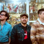 Con versos en inglés y un coro en español, "Somos del Mundo" fusiona culturas y sonoridades para transmitir un mensaje universal: la humanidad como un solo corazón - Foto: Radio Jaguar