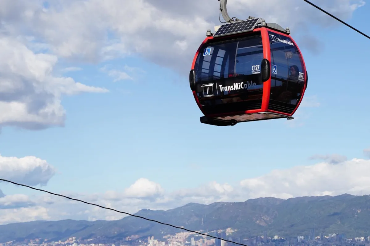 Más allá de las cifras, TransMiCable se ha consolidado como un proyecto de movilidad pensado para las personas, que aporta a la integración del territorio y al bienestar de la comunidad. Su presencia ha contribuido a fortalecer el sentido de pertenencia y a generar nuevas dinámicas de encuentro en Ciudad Bolívar - Foto: Transmilenio