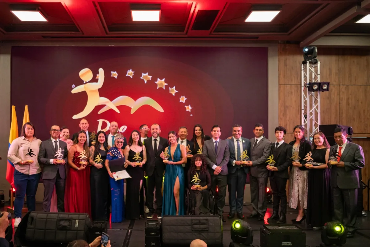 Fue un acto sublime, que pareció ir a toda velocidad por las características de los ganadores de los principales premios de la gala, y que igual repartió aplausos y felicitaciones a granel por art de la familia del deporte bogotano, del IDRD, para los mejores del Equipo Bogotá en el año que termina - Foto: IDRD