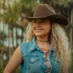 "Con el Llano en la piel" es el resultado de una colaboración poderosa que enaltece las raíces llaneras, gracias a la emotiva letra de la maestra Nidia Guerrero Martínez; además de los vibrantes arreglos de Maye y Carlos Quimbaya, que fueron grabados en Quimba Records Villavicencio - Foto: Maye Aroca