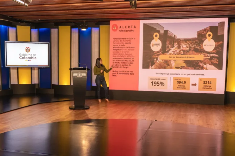 En una intervención desde la Casa de Nariño, Rodríguez presentó un duro informe en el que denunció presuntas irregularidades, baja ejecución presupuestal y falta de transparencia en varios proyectos estratégicos que fueron administrados bajo la dirección de Carrillo cuando estuvo al frente del Fondo de Adaptación - Foto: Fondo de Adaptación